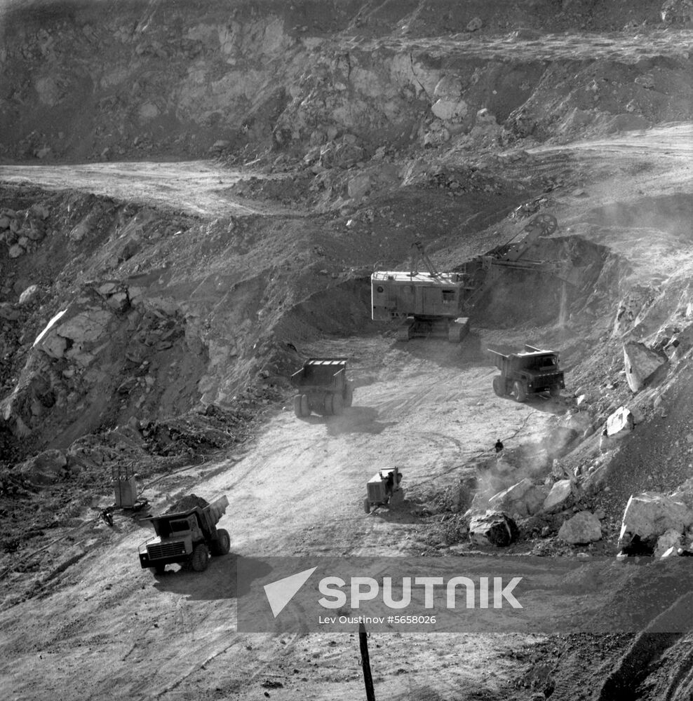 Tuvaasbest mining and processing plant