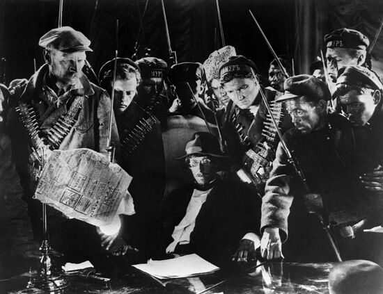 Still from movie Oktyabr