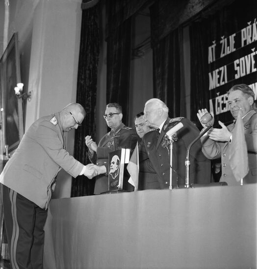 Czechoslovak delegation visits Moscow