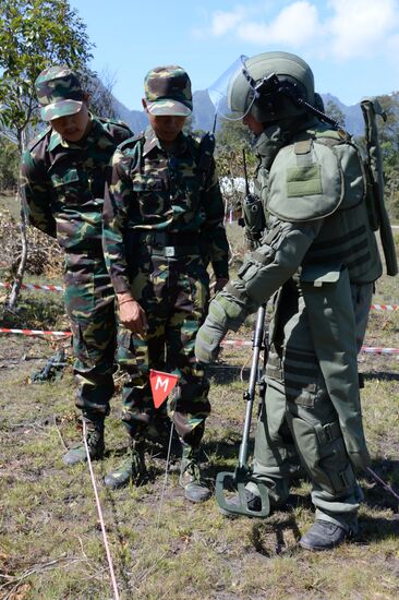 Laos Russia Sappers