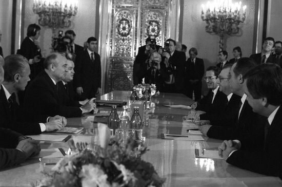 German delegation visits USSR