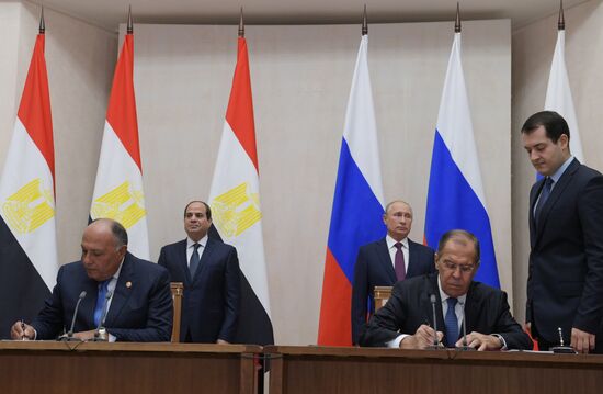 President Vladimir Putin meets with Egyptian President Abdel Fattah el-Sisi
