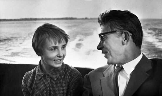 Still from film 'The bridge is built'