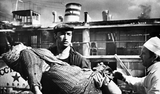 Still from film 'The bridge is built'