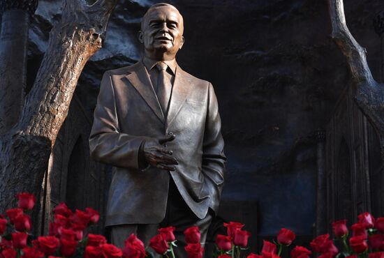 Russia Uzbekistan Karimov Statue