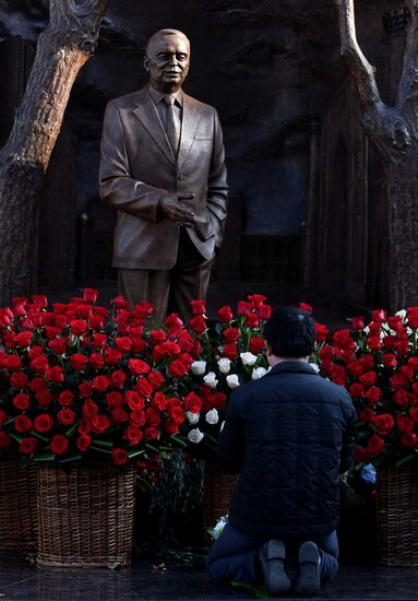 Russia Uzbekistan Karimov Statue