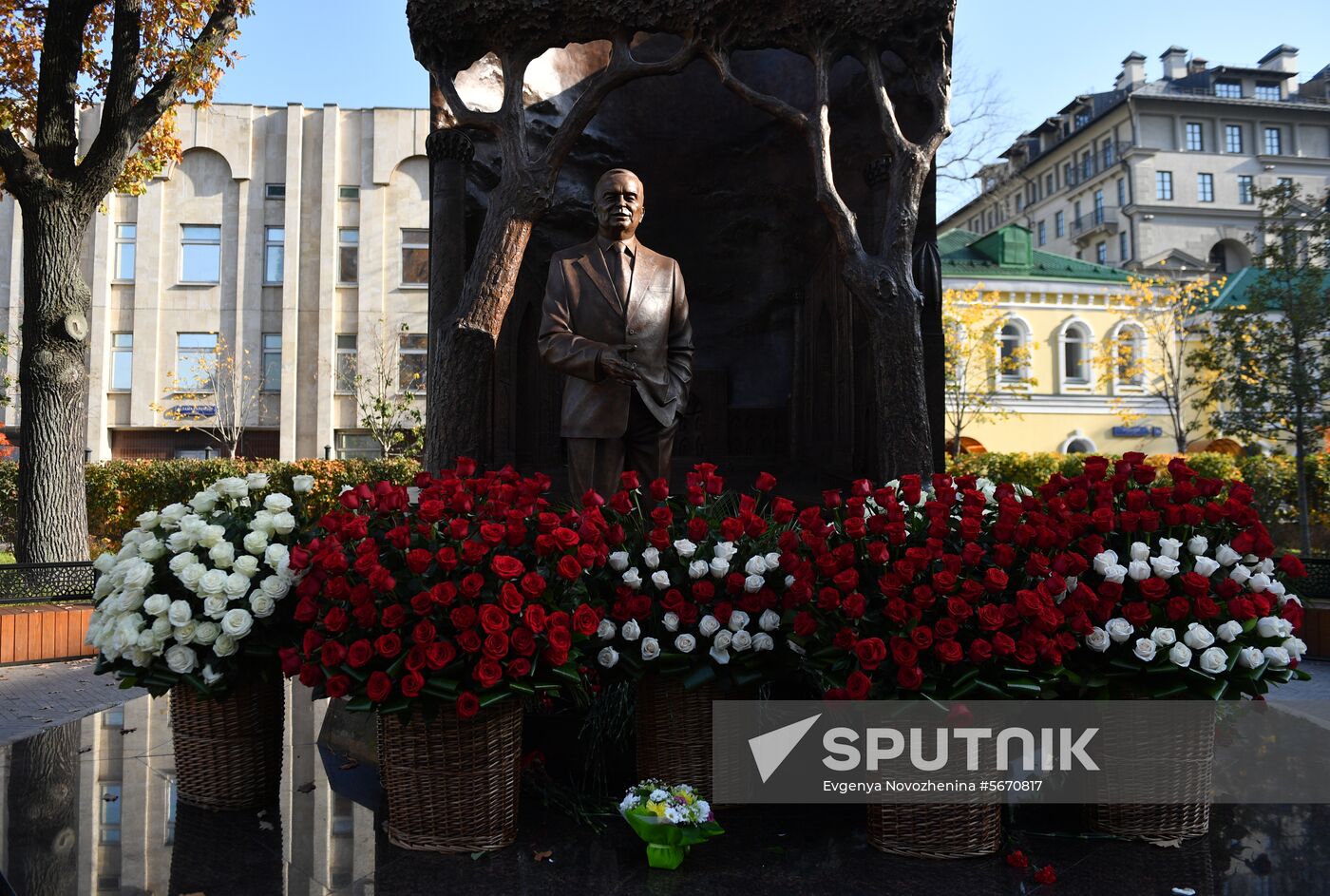 Russia Uzbekistan Karimov Statue