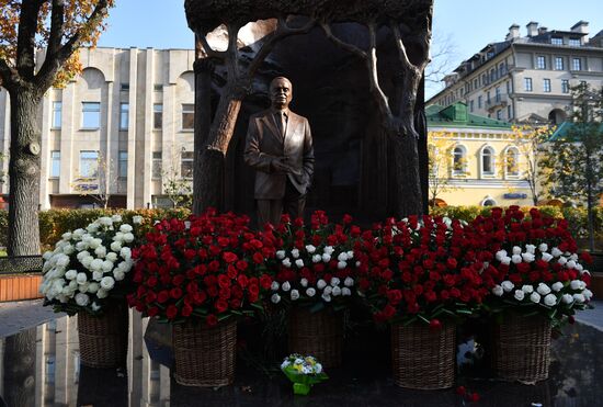 Russia Uzbekistan Karimov Statue