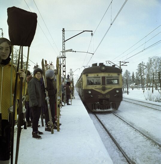Muscovites return from ski trip