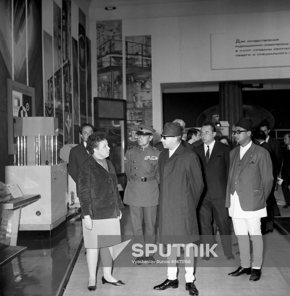 King of Nepal visits USSR