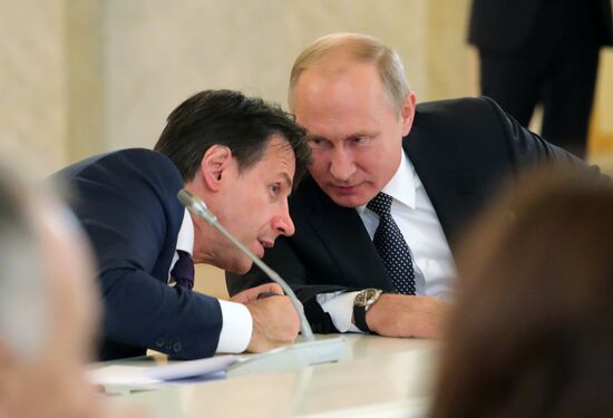 President Vladimir Putin meets with Italian Prime Minister Giuseppe Conte