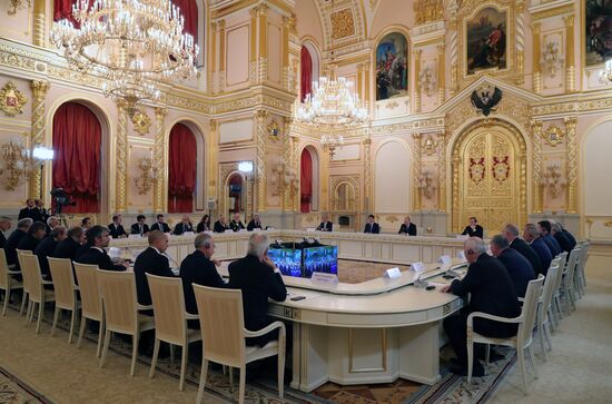 President Vladimir Putin meets with Italian Prime Minister Giuseppe Conte