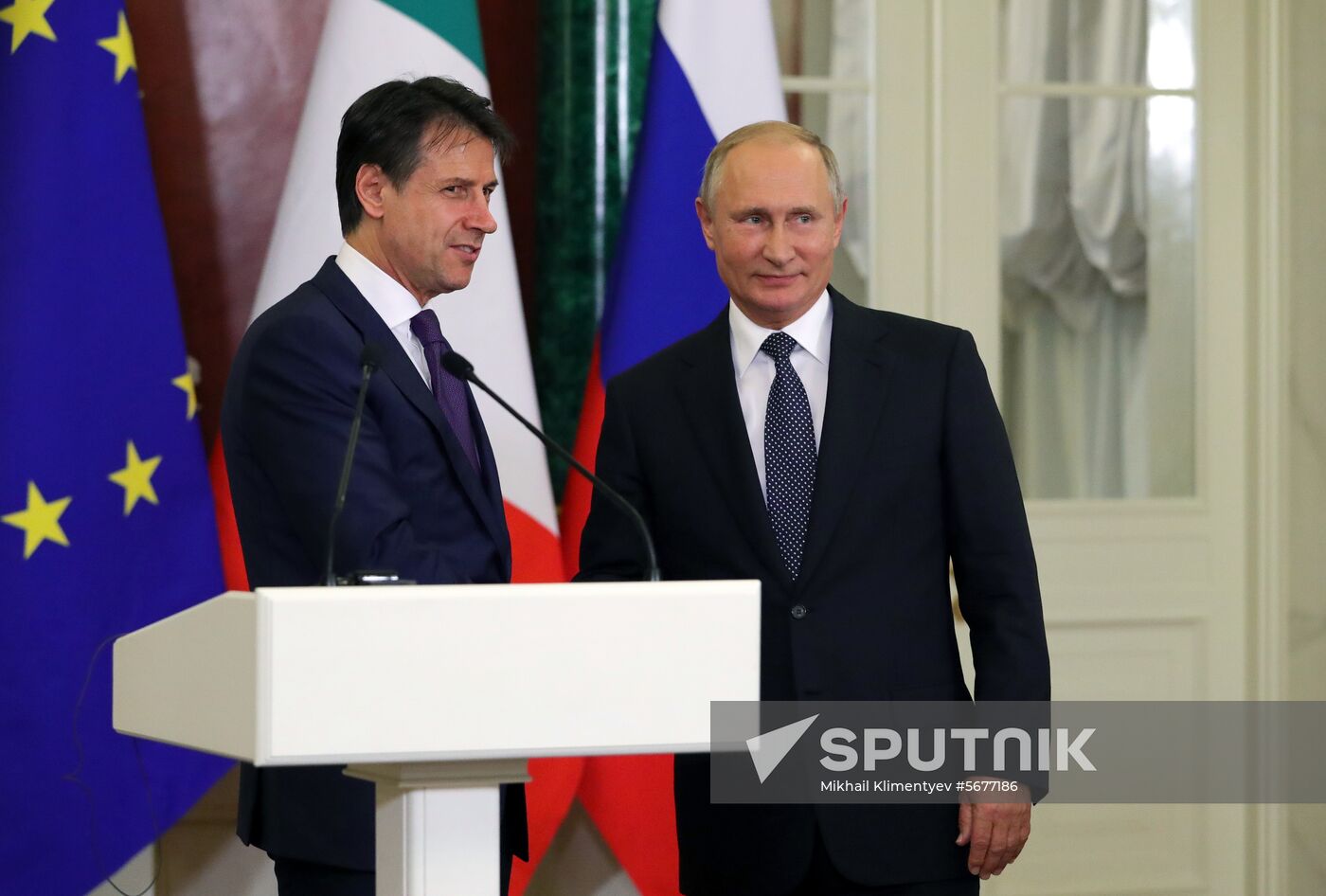 President Vladimir Putin meets with Italian Prime Minister Giuseppe Conte