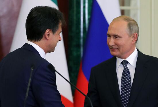 President Vladimir Putin meets with Italian Prime Minister Giuseppe Conte