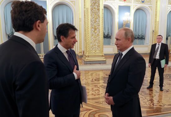 President Vladimir Putin meets with Italian Prime Minister Giuseppe Conte