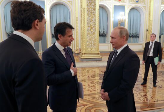 President Vladimir Putin meets with Italian Prime Minister Giuseppe Conte