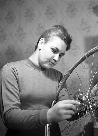 Soviet cyclist Galina Yermolayeva