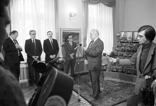Japanese delegation visits USSR