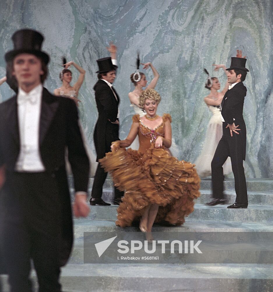 Scene from operetta The Violet of Montmartre by Emmerich Kalman