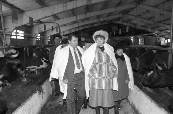 Czechoslovak delegation visits USSR