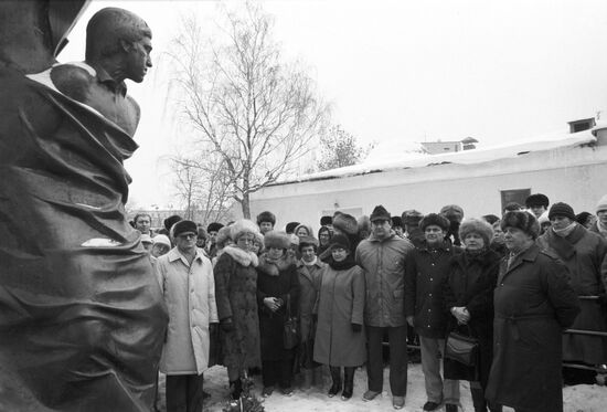 Czechoslovak delegation visits USSR