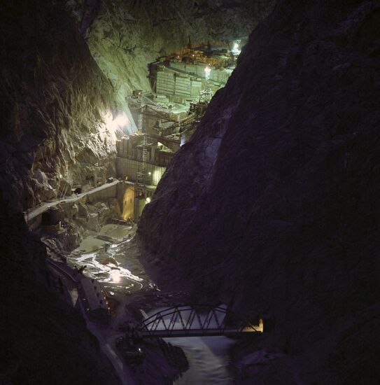 Toktogul hydro power plant on Naryn river under construction
