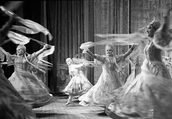 Soviet state academic ensemble of popular dance
