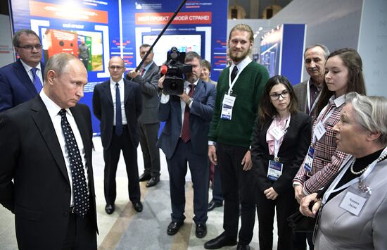 Russian President Vladimir Putin takes part in work of Soobshchestvo active citizens' forum