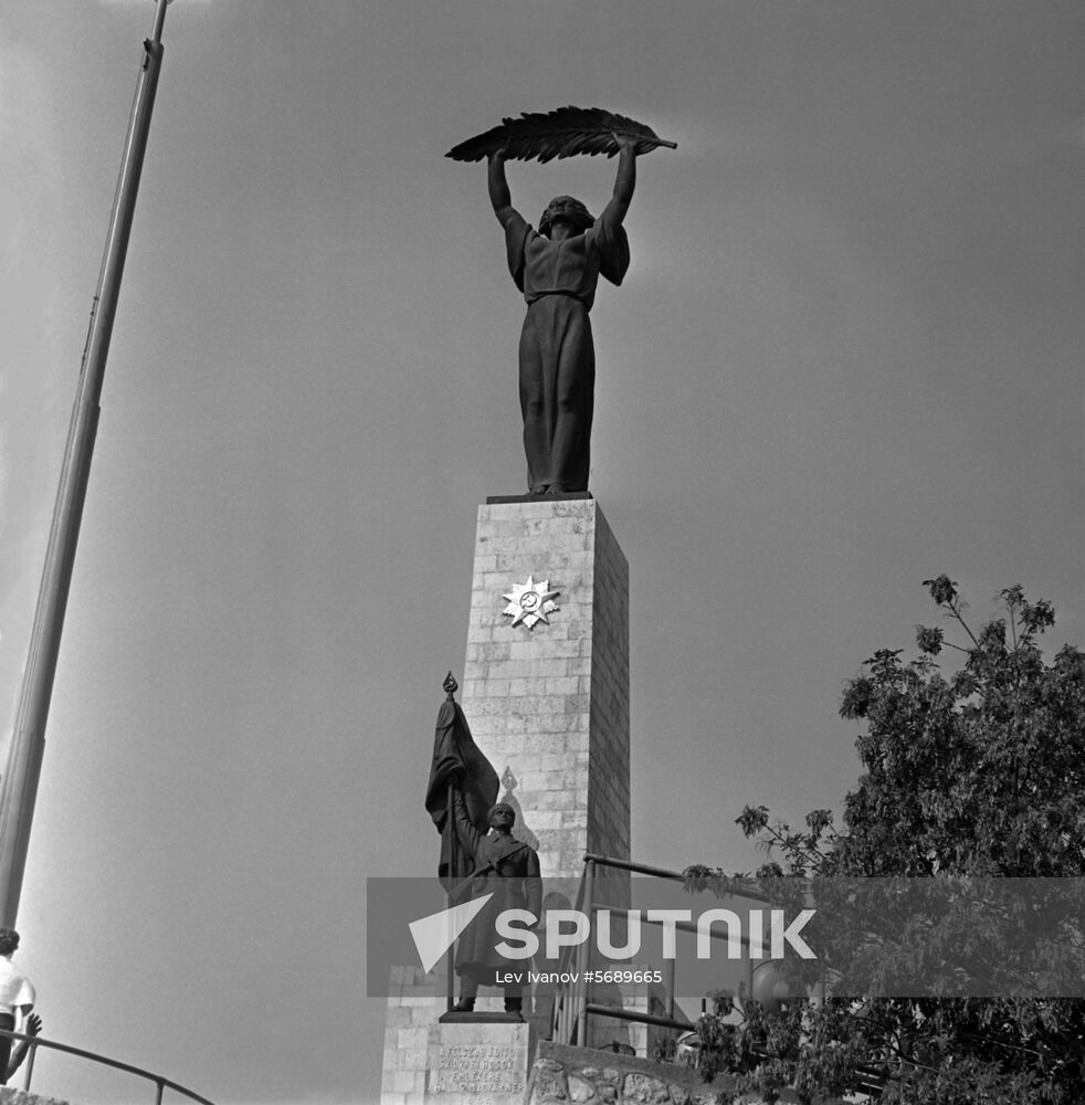 Liberty Statue on Gellert Hill