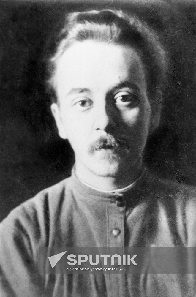 State and party activist Gleb Krzhizhanovsky