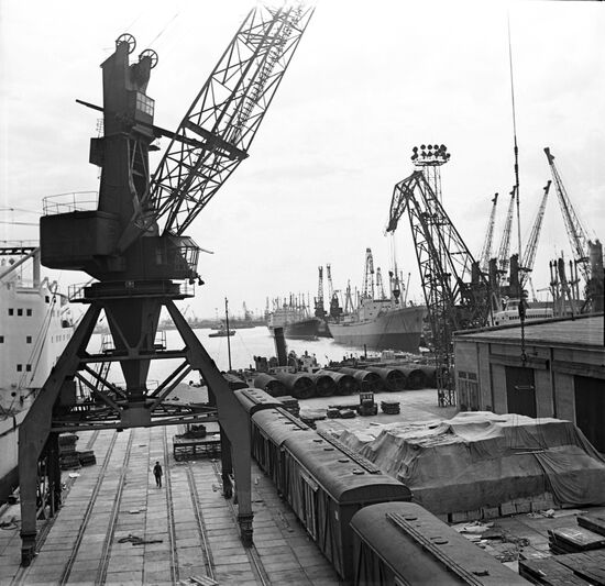 Leningrad sea port