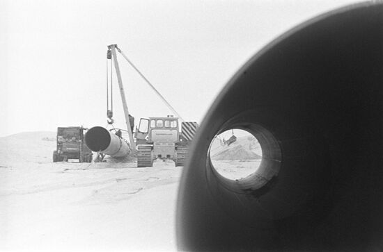 Construction of the Shatlyk - Khiva main gas pipeline