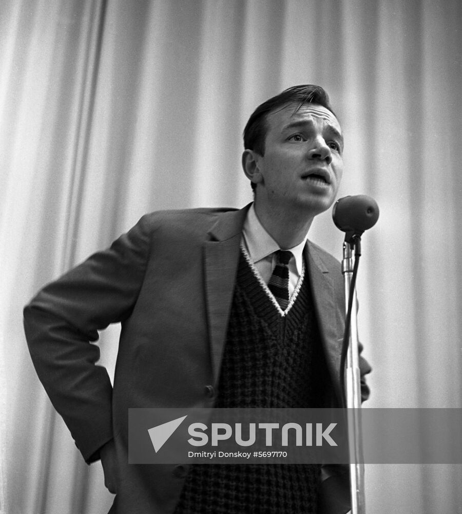 Soviet poet Andrei Voznesensky