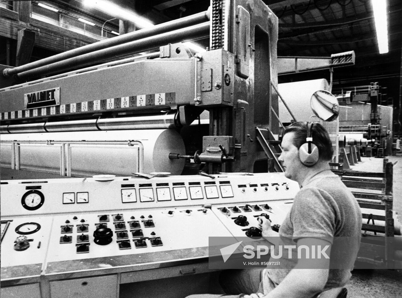 Construction of USSR-Finland main pipeline