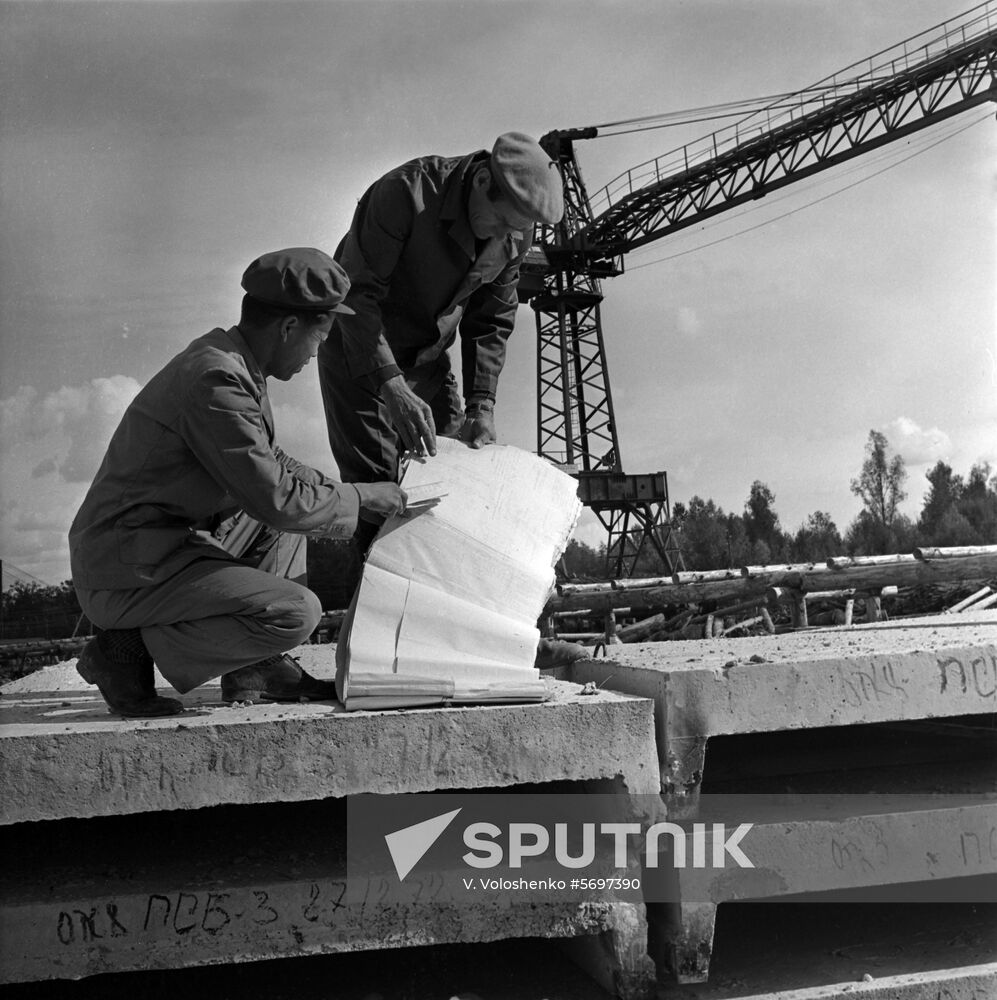 Cooperation between Soviet and Korean loggers