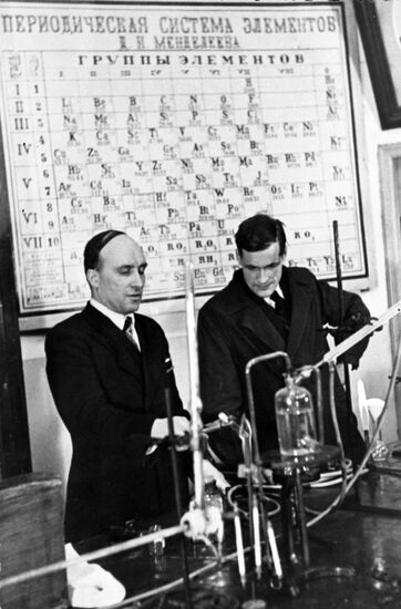 Alexander Nesmeyanov and Nikolai Kochetkov
