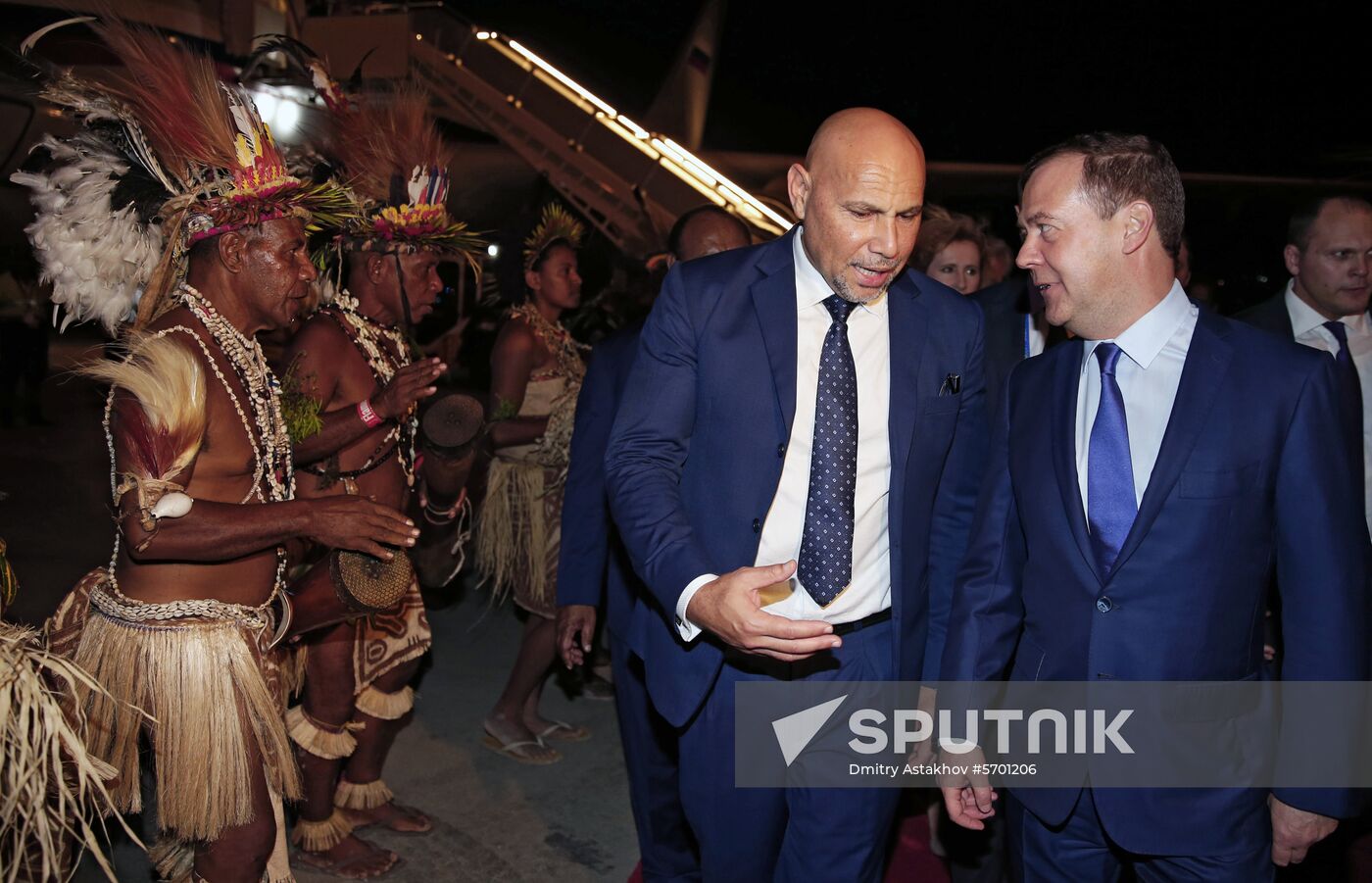 Prime Minister Dmitry Medvedev visits Papua New Guinea to participate in APEC summit