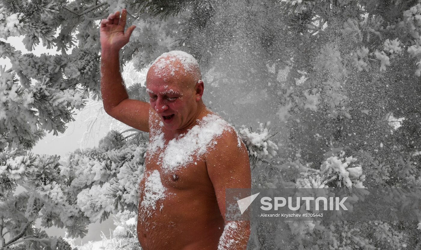 Russia Winter Swimming