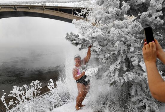 Russia Winter Swimming