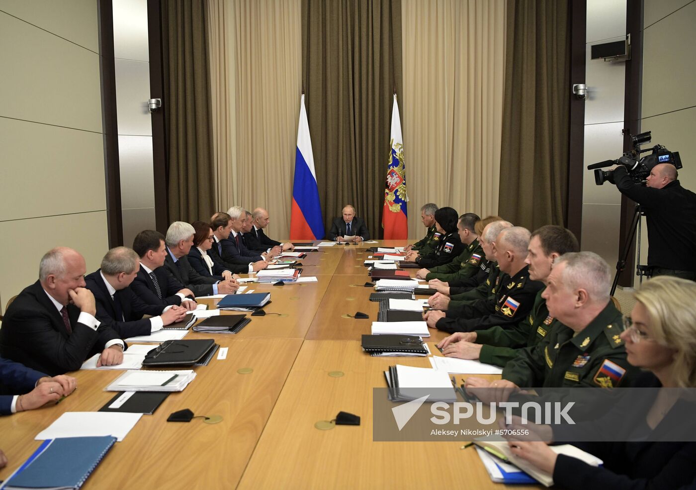 President Vladimir Putin holds meeting with Defense Ministry leadership