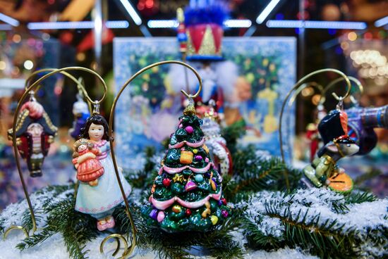 Russia New Year Preparations