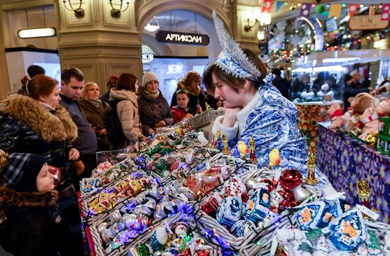 Russia New Year Preparations