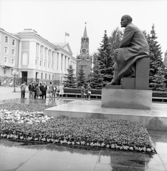 Delegation of Philippine congressmen visits USSR