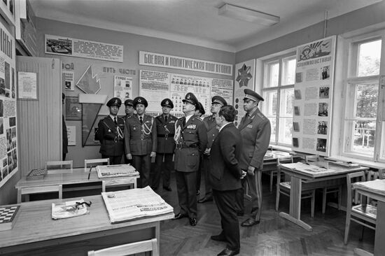 Iranian Minister of War Reza Azimi visits USSR