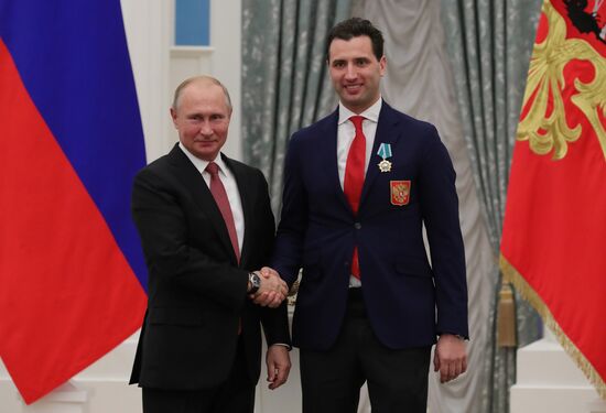 President Putin presents state awards