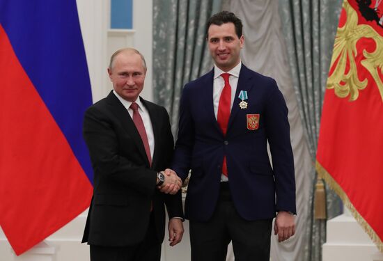 President Putin presents state awards