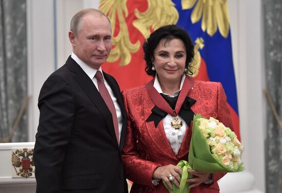 President Putin presents state awards