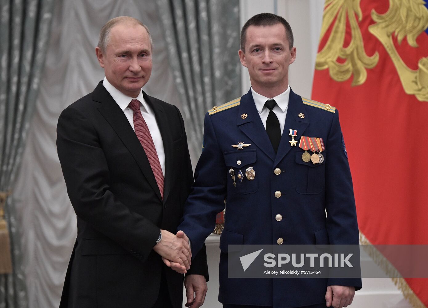 President Putin presents state awards