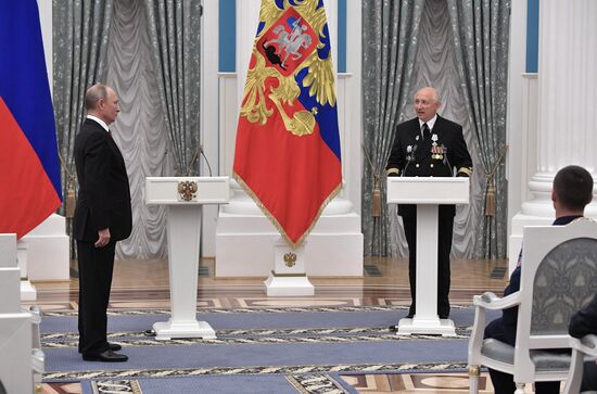 President Putin presents state awards