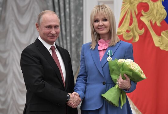 President Putin presents state awards